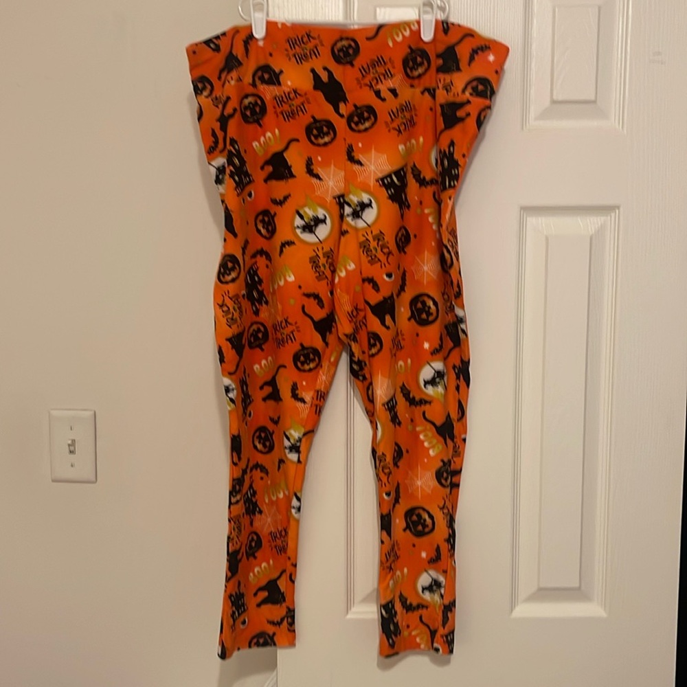 Orange Halloween print leggings